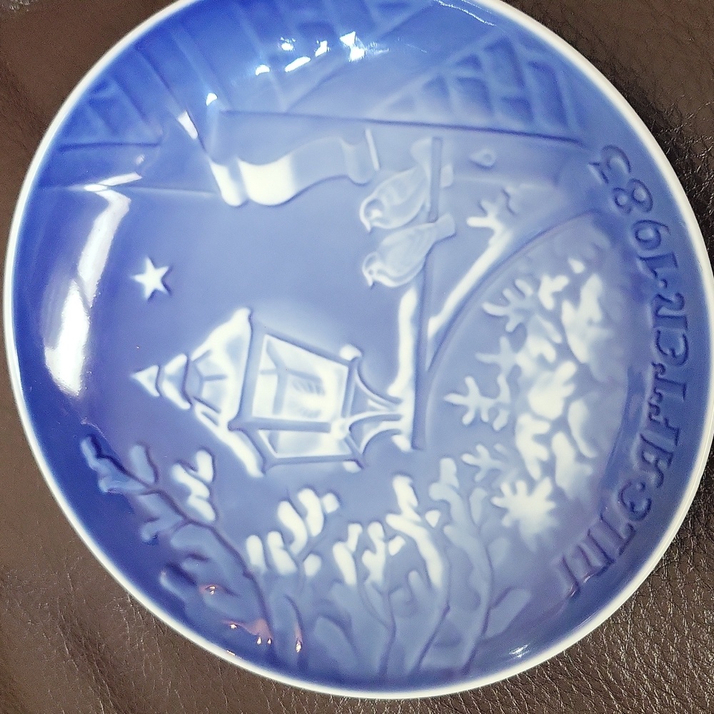 Bing & Grondahl Christmas in the old town 1983 Vintage CopenhagenPorcelain Plate